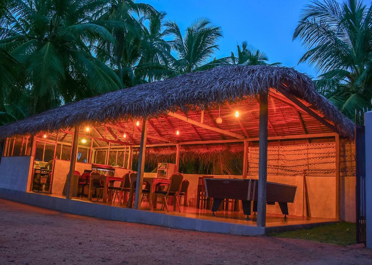 Trinco Relax Hut Hotel Trincomalee Kültér fotó
